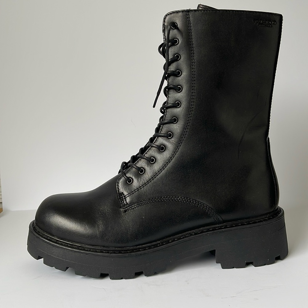 Vagabond Shoemakers  Cosmo 2.0 Leather Lace-Up Bootie in Black size US10 EU40